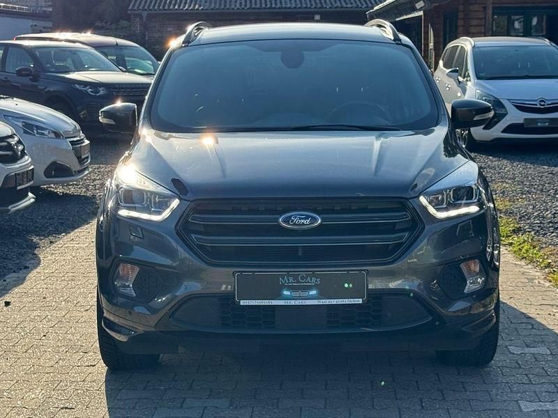 Grau Gebraucht 2017 Ford Kuga ST-Line SUV | 14.450 € (Fairer Preis) - Bild 1/4