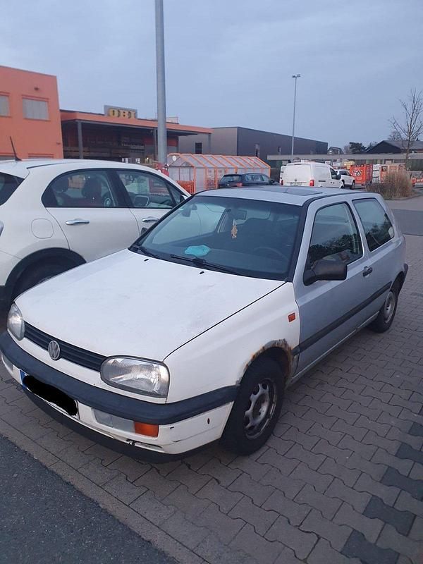 Gebraucht VW Golf III 60 PS (44 kW) 1995 Silber Kleinwagen
