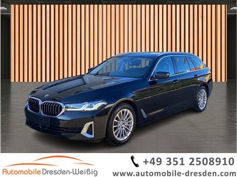 Schwarz schwarz (metallic) Gebraucht 2023 BMW 530 Luxury Line Kombi | 35.980 € (Fairer Preis) - Bild 1/4
