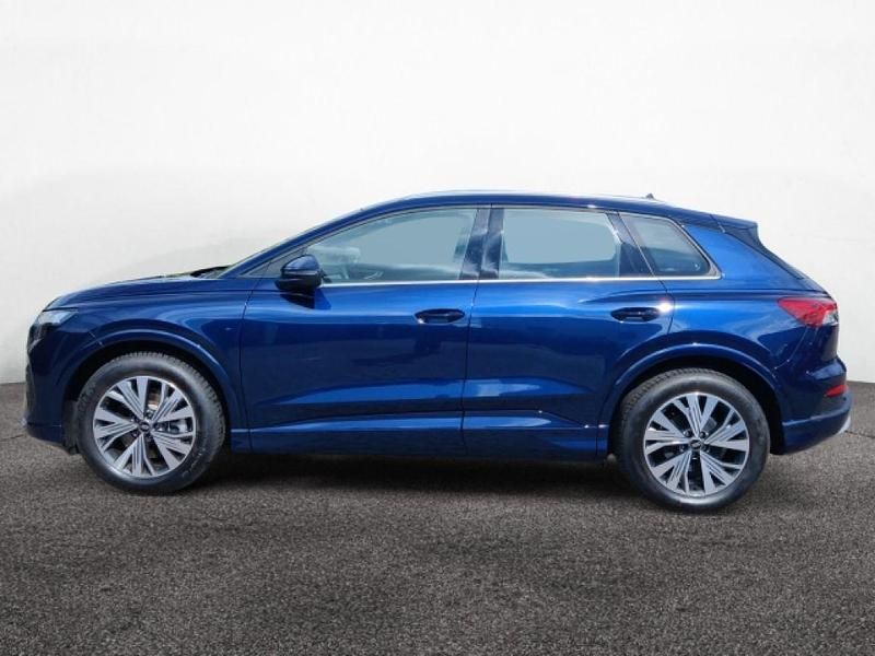 Gebraucht Audi e-tron Ambiente 210 kW (286 PS) 2024 Navarrablau metallic (metallic) SUV