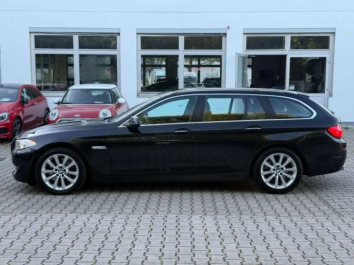 Gebraucht BMW 525 Comfort Edition 218 PS (160 kW) 2011 Schwarz Kombi