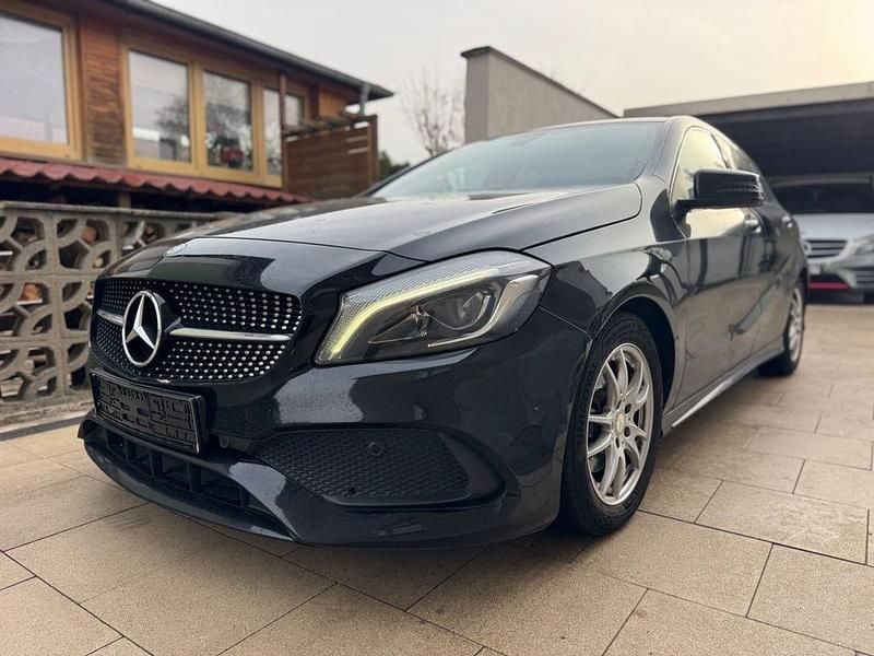 Schwarz Gebraucht 2017 Mercedes A200 AMG line Limousine | 14.900 € (Superpreis) - Bild 1/4