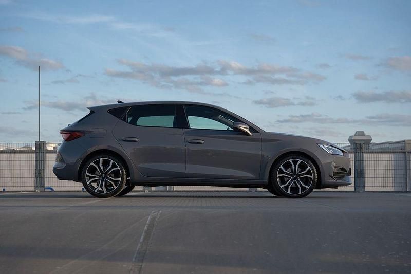 Gebraucht Cupra Leon 150 PS (110 kW) 2023 Grau Limousine