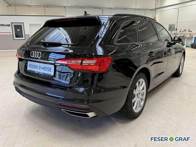 Gebraucht Audi A4 Business 150 PS (110 kW) 2022 Mythosschwarz metallic Kombi