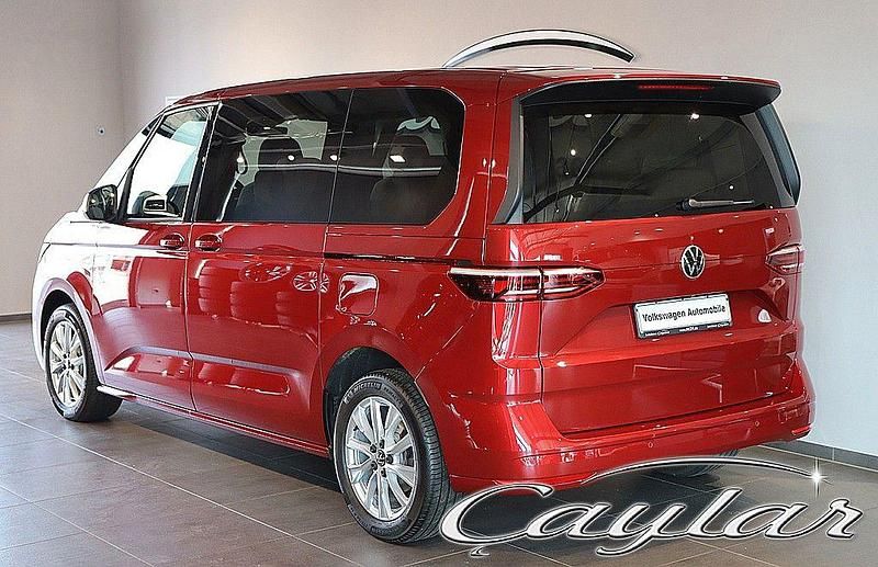 Second-hand VW Multivan 204 CP (150 kW) 2023 Roșu Monovolum