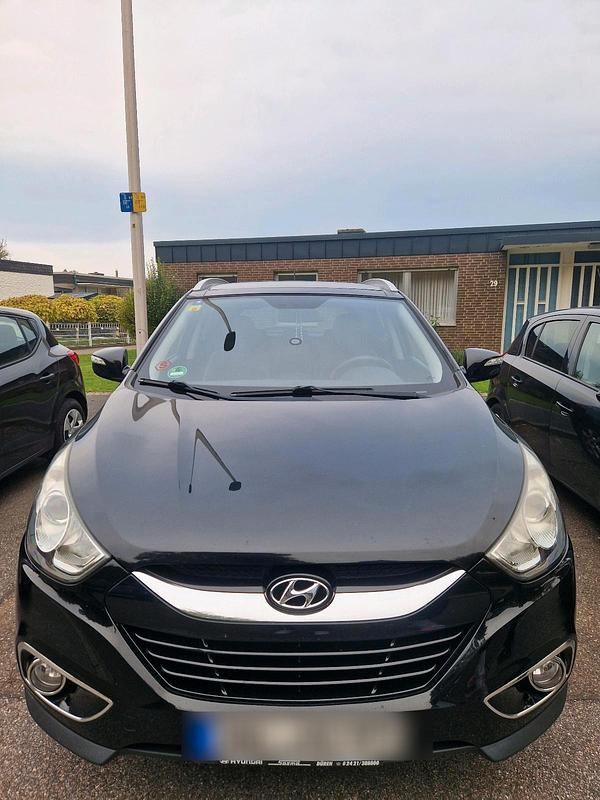 Schwarz Gebraucht 2013 Hyundai ix35 SUV | 9.999 € (Etwas zu teuer) - Bild 1/4