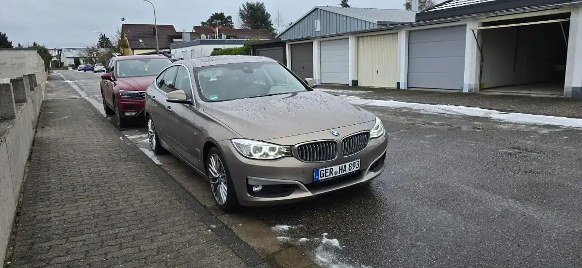 Używany BMW 330 258 KM (189 kW) 2014 Złoty Sedan/Limuzyna