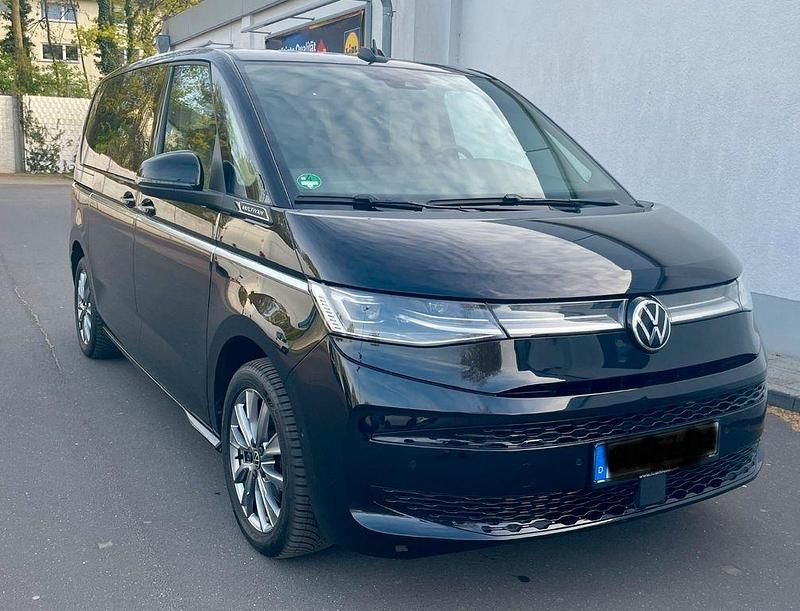 Gebraucht VW Multivan Style 150 PS (110 kW) 2023 Schwarz Van