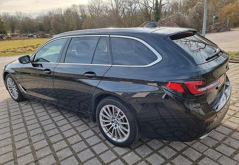 Gebraucht BMW 530e 292 PS (214 kW) 2022 Schwarz Kombi