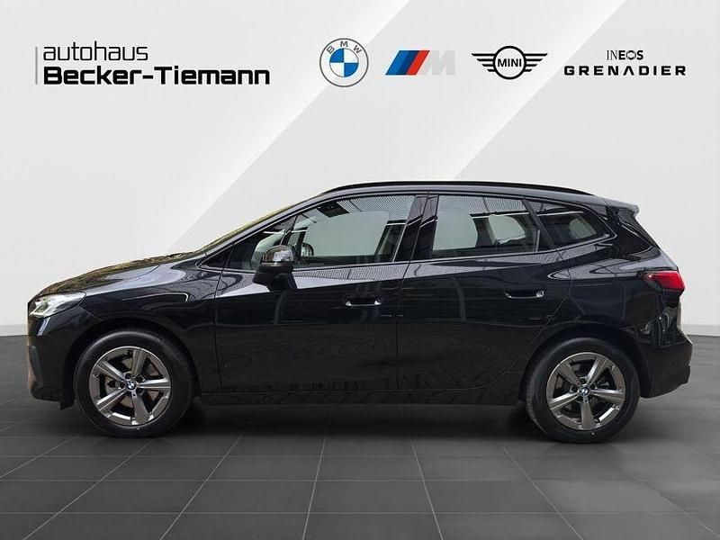 Gebraucht BMW 220 Active Tourer Efficient Dynamics 156 PS (114 kW) 2025 Saphirschwarz Van / Kleinbus