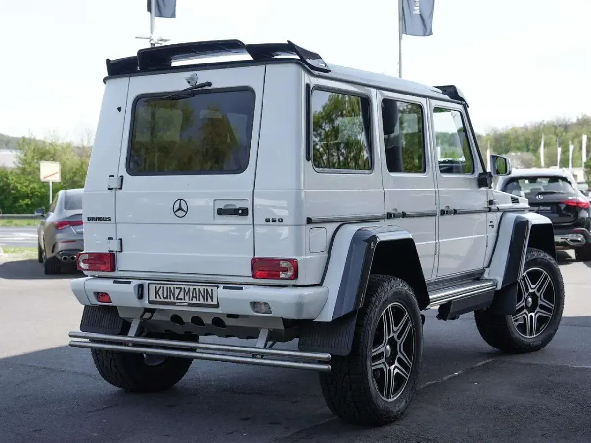 Gebraucht Mercedes G500 4x4² AMG 421 PS (309 kW) 2019 Polarweiß uni SUV