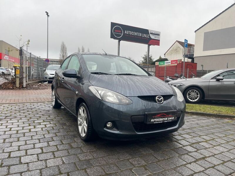 Grau Gebraucht 2008 Mazda 2 Limousine | 4.499 € (Etwas zu teuer) - Bild 1/4
