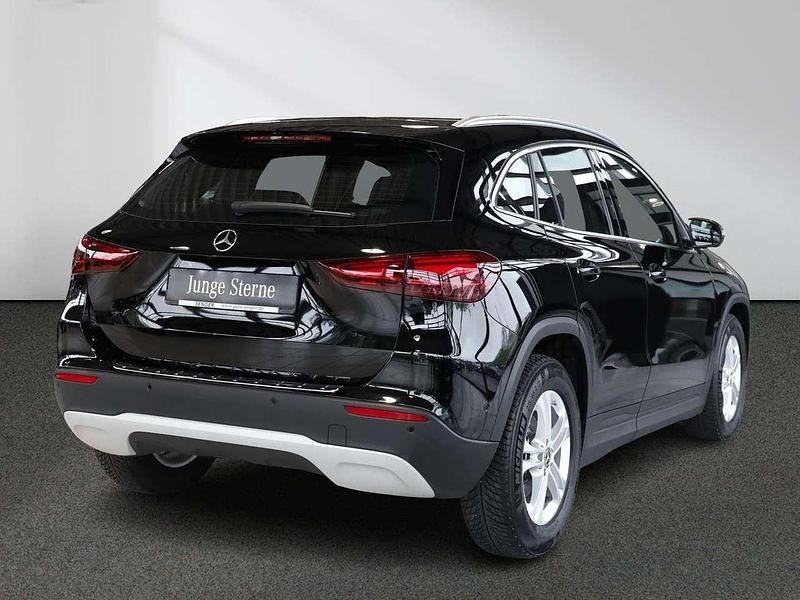 Gebraucht Mercedes GLA200 163 PS (119 kW) 2023 Schwarz SUV