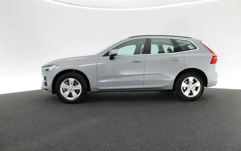 Gebraucht Volvo XC60 Core 197 PS (144 kW) 2023 Grau SUV