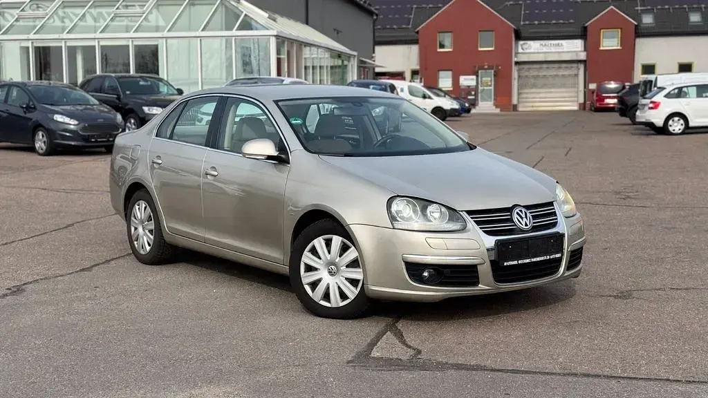 Gebraucht VW Jetta Comfortline 170 PS (125 kW) 2006 Beige Limousine