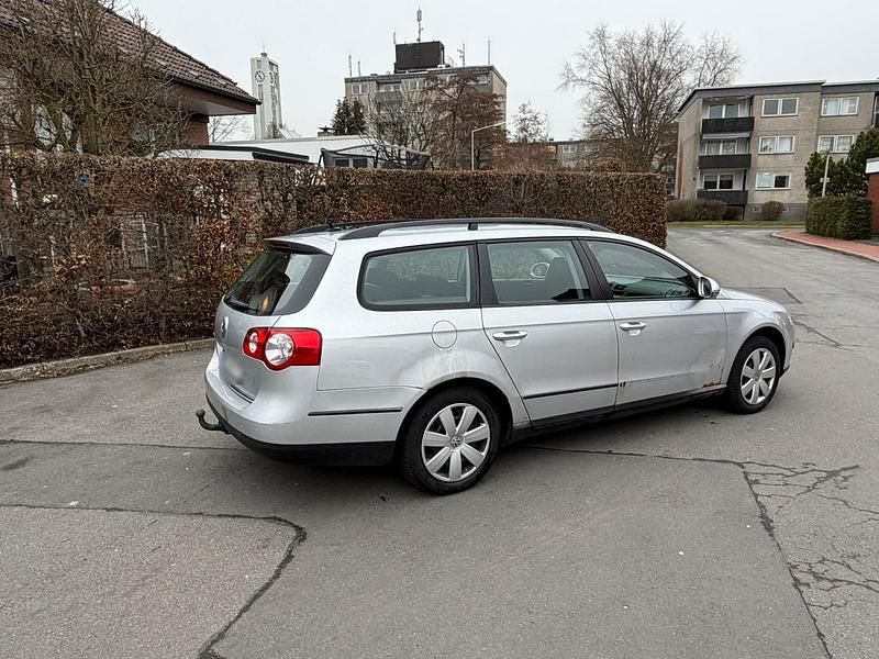 Gebraucht VW Passat 115 PS (84 kW) 2007 Orange Kombi