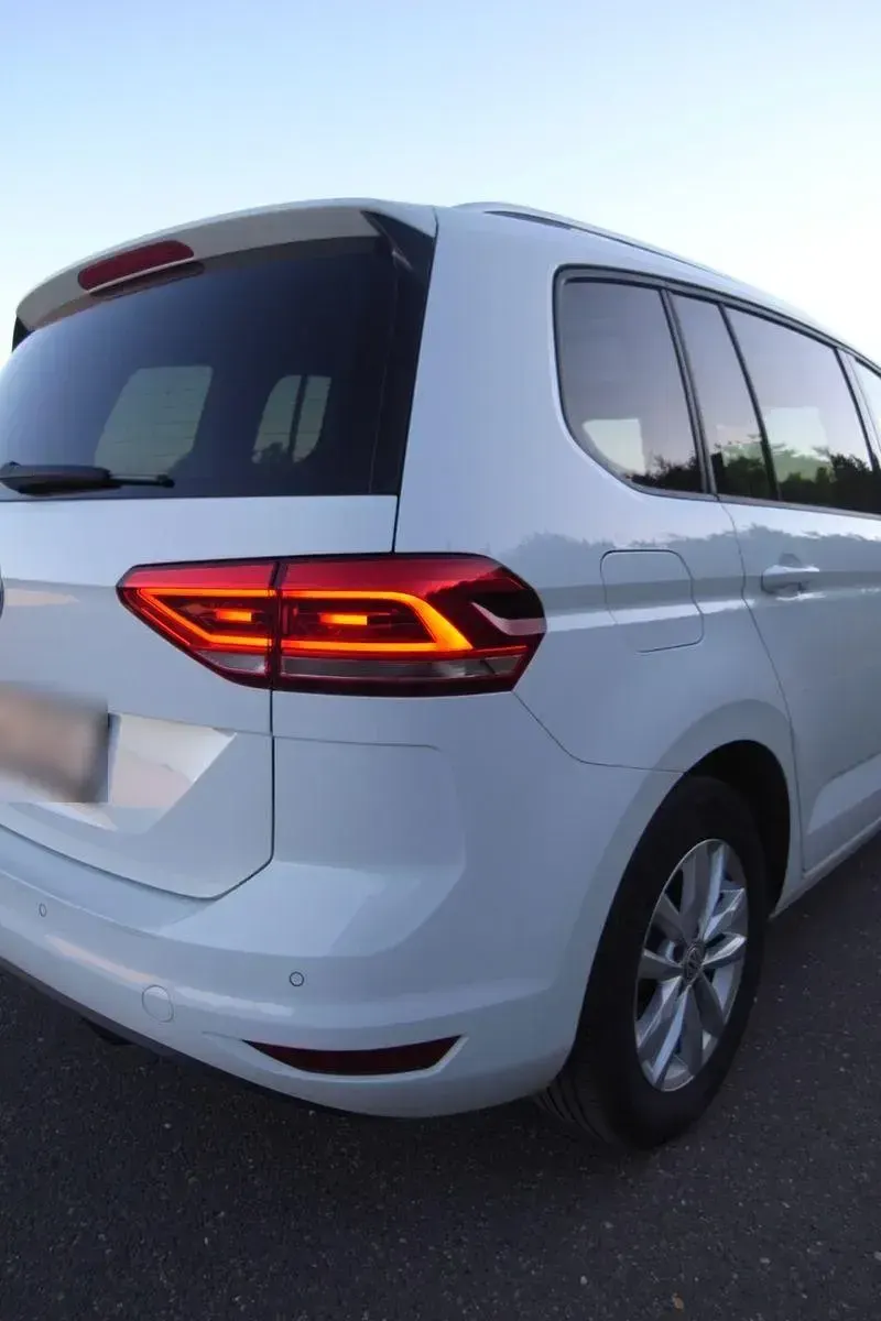 Gebraucht VW Touran 150 PS (110 kW) 2016 Weiß Van / Kleinbus