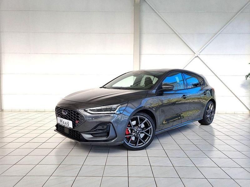 Neu Ford Focus ST 280 PS (205 kW) 2025 Grau Limousine