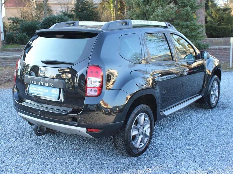 Gebraucht Dacia Duster 105 PS (77 kW) 2015 Perlmuttschwarz SUV