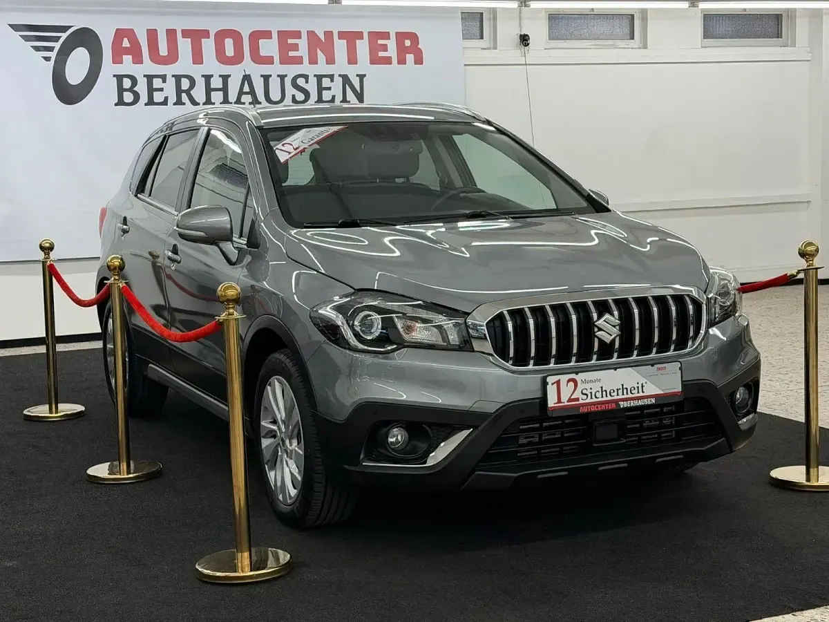 Gebraucht Suzuki SX4 129 PS (94 kW) 2020 Grau Limousine