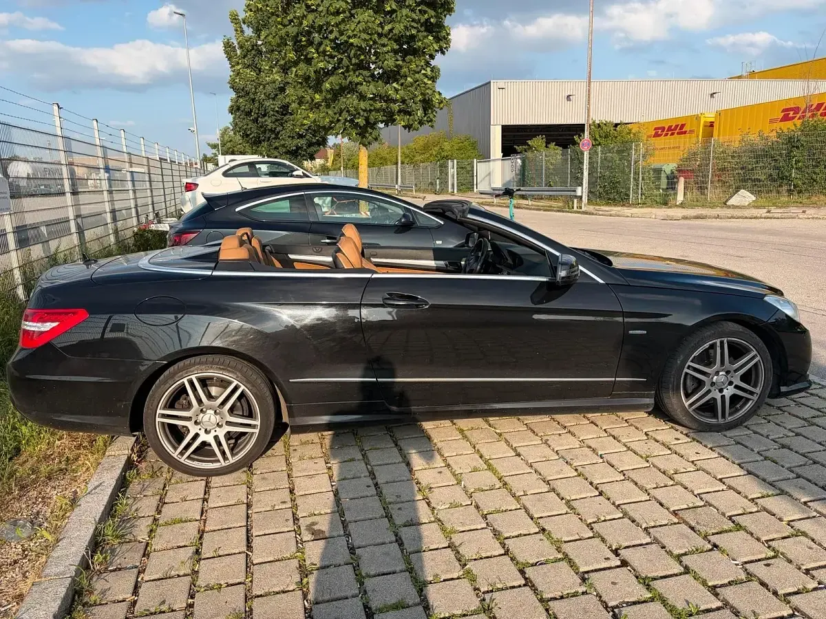 Gebraucht Mercedes E350 AMG 231 PS (169 kW) 2010 Schwarz Cabrio