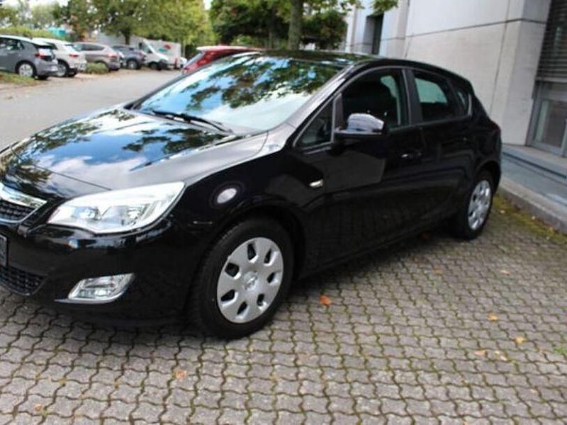 Schwarz Gebraucht 2010 Opel Astra Edition Limousine | 4.300 € (Fairer Preis) - Bild 1/4