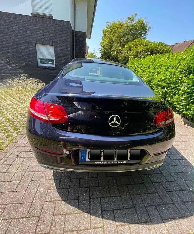 Gebraucht Mercedes C180 156 PS (114 kW) 2018 Blau