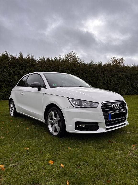 Weiß Gebraucht 2015 Audi A1 Kleinwagen | 8.899 € (Fairer Preis) - Bild 1/4