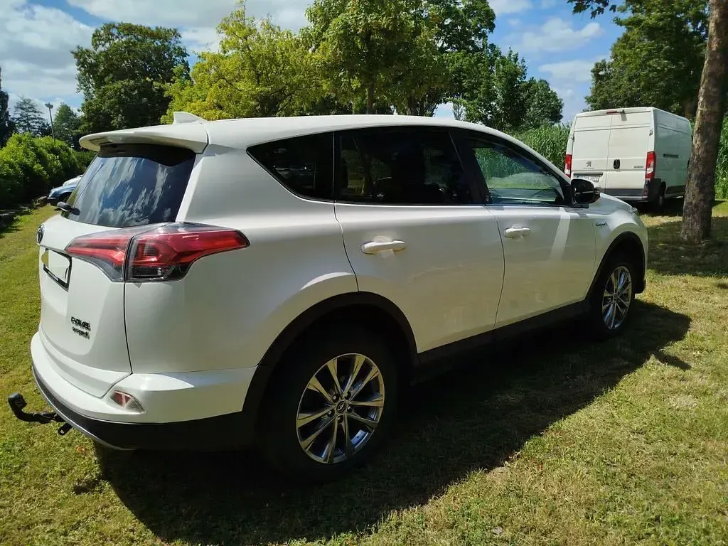 Gebraucht Toyota RAV4 Team 197 PS (144 kW) 2019 Weiß SUV