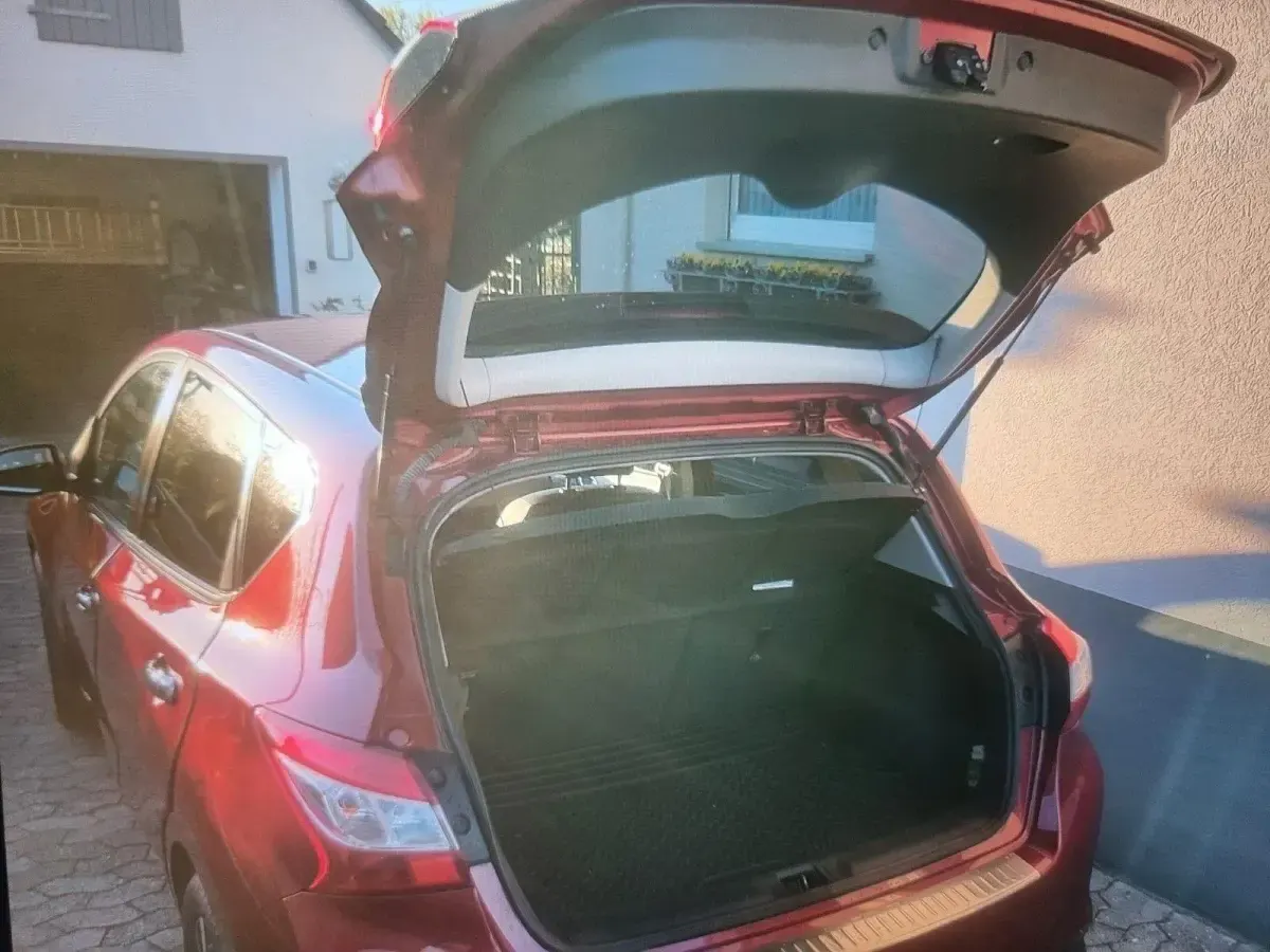 Gebraucht Nissan Pulsar Tekna 116 PS (85 kW) 2018 Blau Kleinwagen