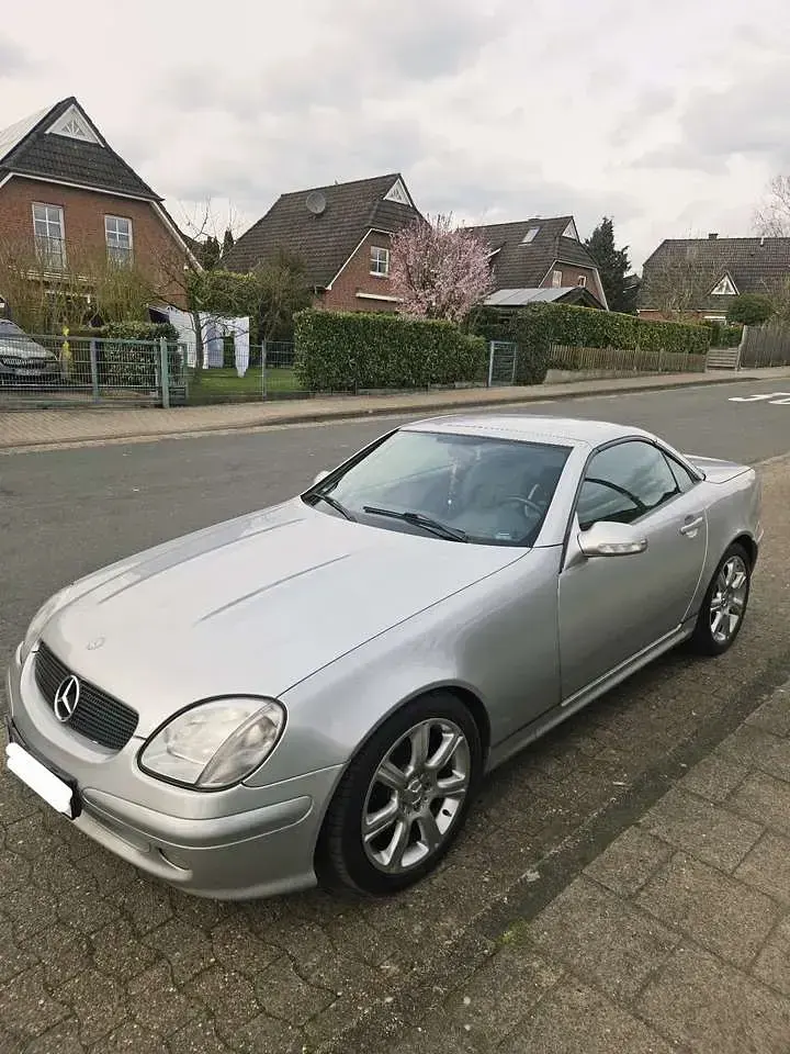 Gebraucht Mercedes SLK230 197 PS (144 kW) 2004 Silber Cabrio