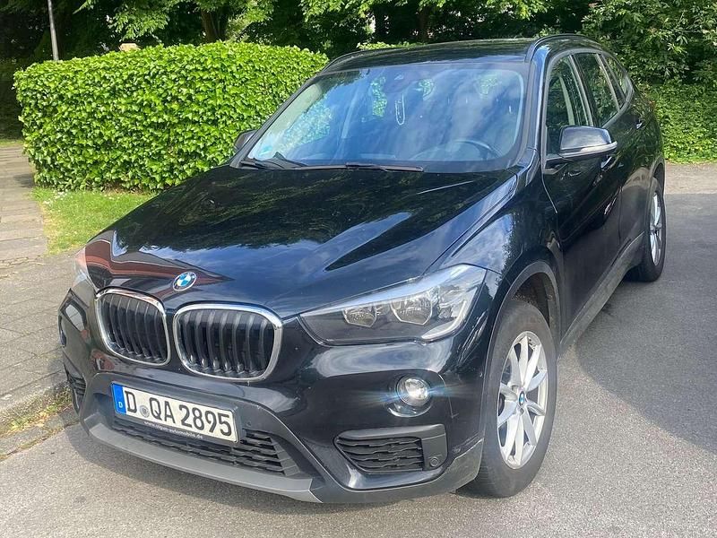 Schwarz Gebraucht 2018 BMW X1 Sport Line SUV | 16.900 € (Etwas zu teuer) - Bild 1/4