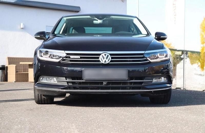 Schwarz Gebraucht 2015 VW Passat Limousine | 16.999 € (Guter Preis) - Bild 1/4