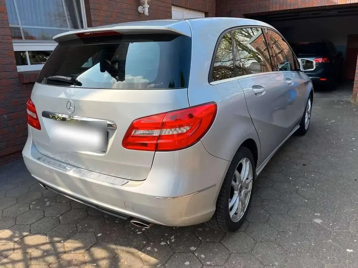 Gebraucht Mercedes B180 122 PS (89 kW) 2012 Kleinwagen