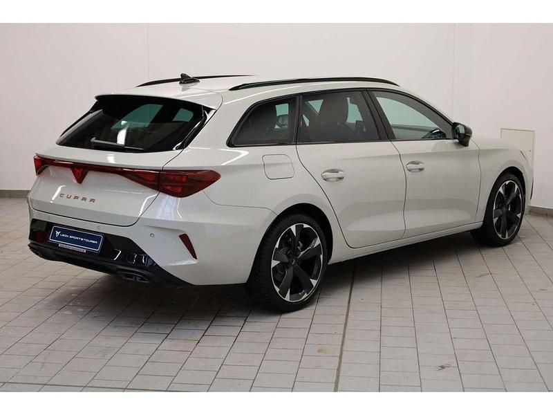 Neu Cupra Leon 150 PS (110 kW) 2025 Taiga grau metallic Kombi