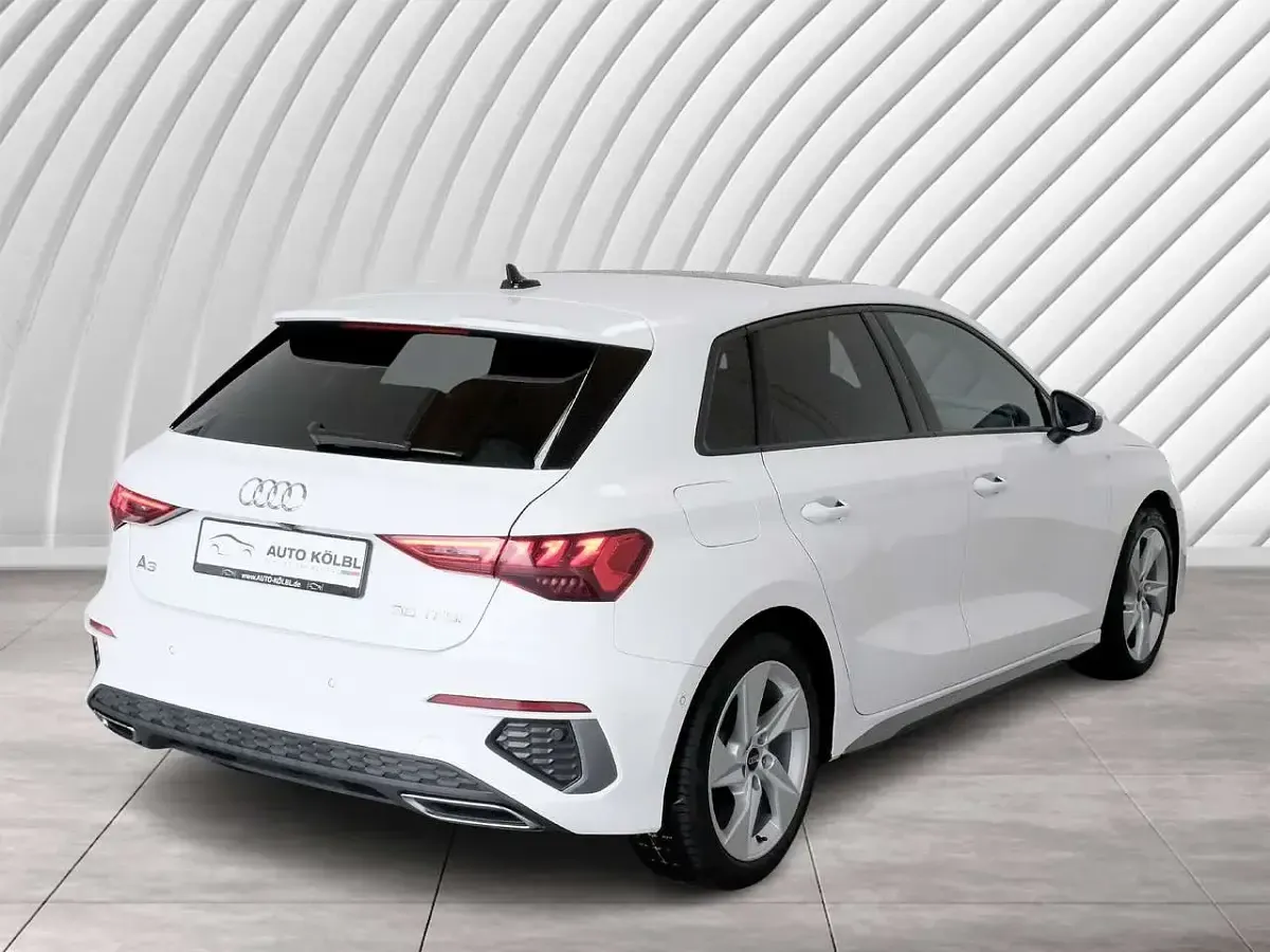 Gebraucht Audi A3 S-Line 150 PS (110 kW) 2023 Ibisweiß Limousine