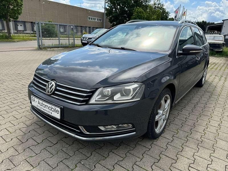 Gebraucht VW Passat Highline 140 PS (102 kW) 2011 Uranograu Kombi