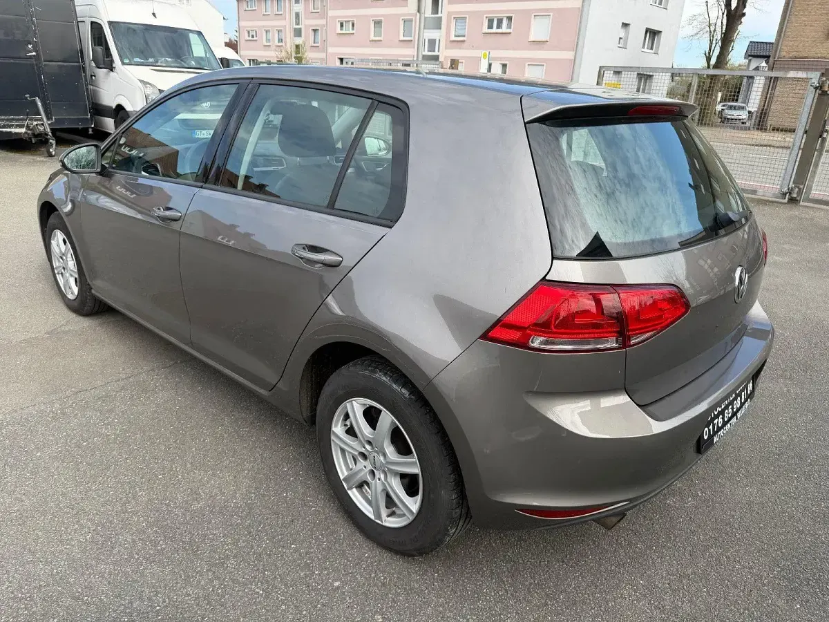 Gebraucht VW Golf VII Trendline 105 PS (77 kW) 2013 Grau Limousine