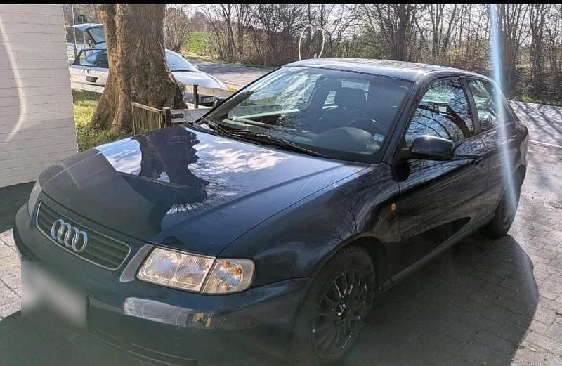 Usata Audi A3 102 CV (75 kW) 2000 Blu Utilitaria