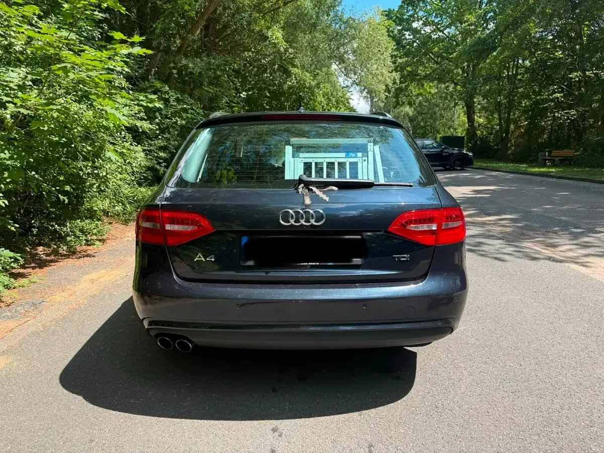 Gebraucht Audi A4 Ambiente 150 PS (110 kW) 2015 Blau Kombi