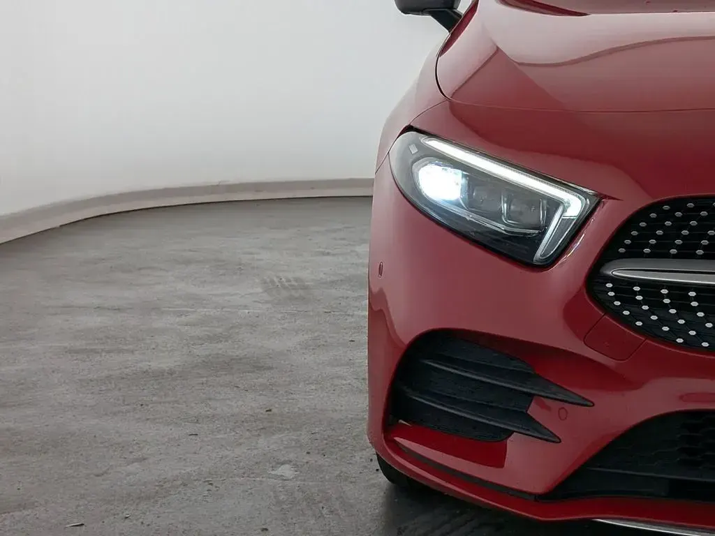 Gebraucht Mercedes A250 AMG line 224 PS (164 kW) 2019 Jupiterrot uni Limousine