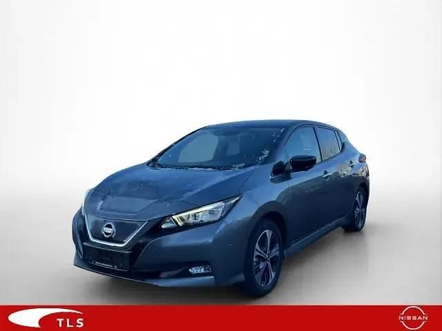 Dark grey m/black m (grau) Gebraucht 2021 Nissan Leaf 360º Kleinwagen | 18.890 € (Fairer Preis) - Bild 1/4