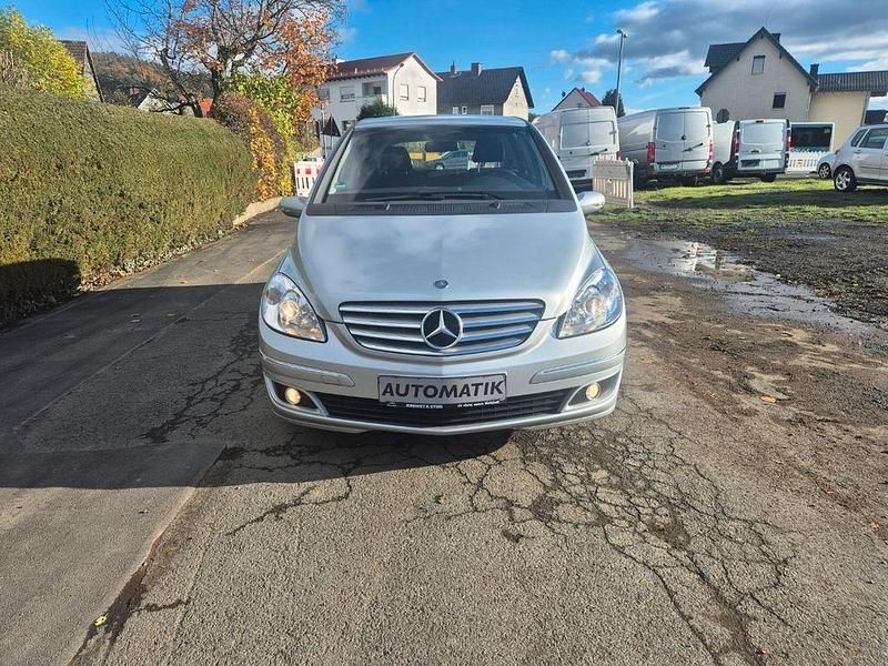 Gebraucht Mercedes E200 193 PS (141 kW) 2005 Silber Limousine