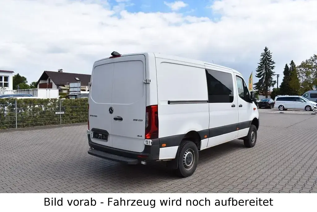Gebraucht Mercedes Sprinter 163 PS (119 kW) 2021 Arktikweiss Van