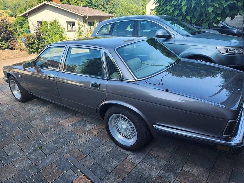 Braun Gebraucht 1990 Jaguar XJ40 Limousine | 18.000 € - Bild 1/4