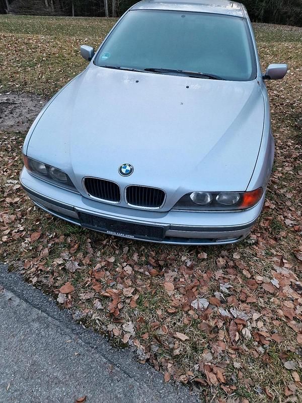 Gebraucht BMW 523 170 PS (125 kW) 1998 Silber Limousine