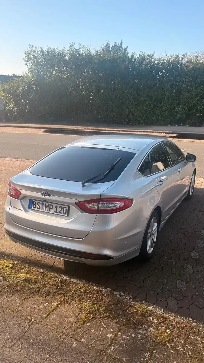 Gebraucht Ford Mondeo Titanium 160 PS (117 kW) 2017 Silber Limousine