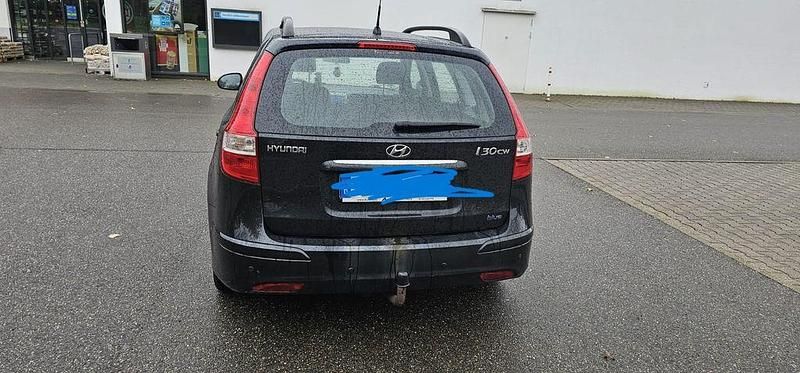 Schwarz Gebraucht 2010 Hyundai i30 Classic Kombi | 1.400 € (Superpreis) - Bild 1/4