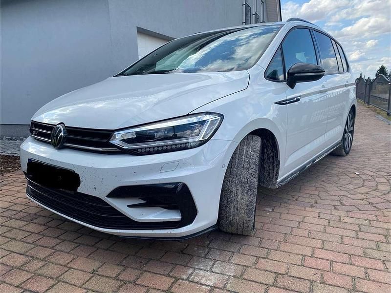 Gebraucht 2021 VW Touran Highline Van / Kleinbus | 23.900 € (Guter Preis) - Bild 1/4