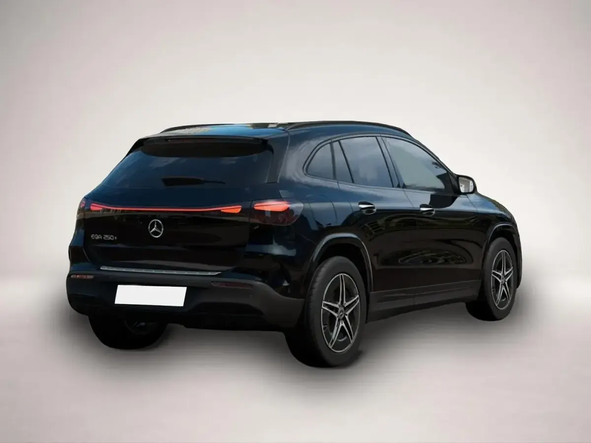 Gebraucht Mercedes EQA250 139 kW (190 PS) 2025 Manufacturer SUV
